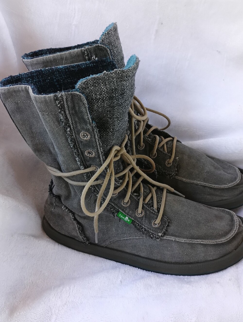 Sanuk Stevie Vintage Distressed Gray Canvas Lace-Up Boots. Women's size 7. - Picture 8 of 10